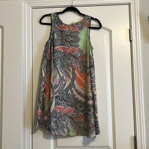 Flowy mini dress with geometric pattern